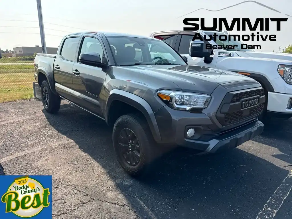 2018 Toyota Tacoma SR5 Double Cab 4x4 V6 Auto Short Bed's photo