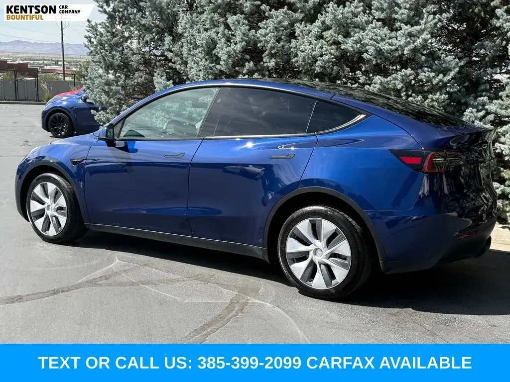 2023 Tesla Model Y Long Range Dual Motor AWD photo 5