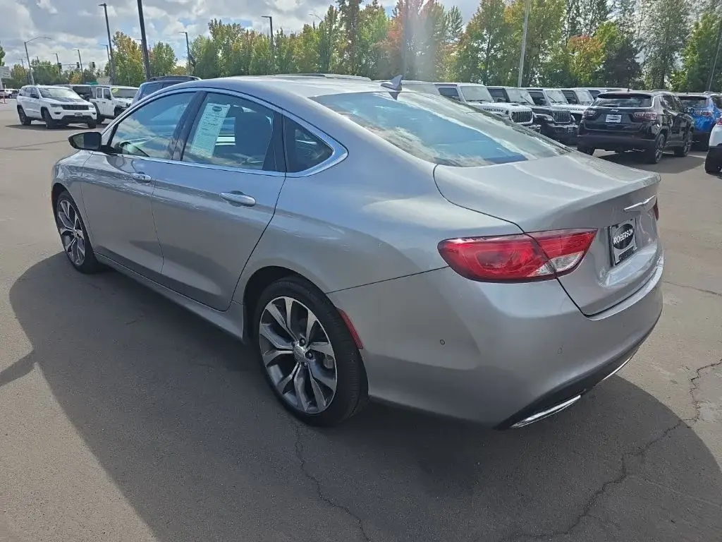 2015 Chrysler 200 C photo 3