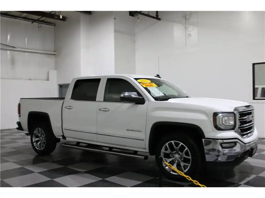 2017 GMC Sierra SLT 2WD Crew Cab Short Box's photo