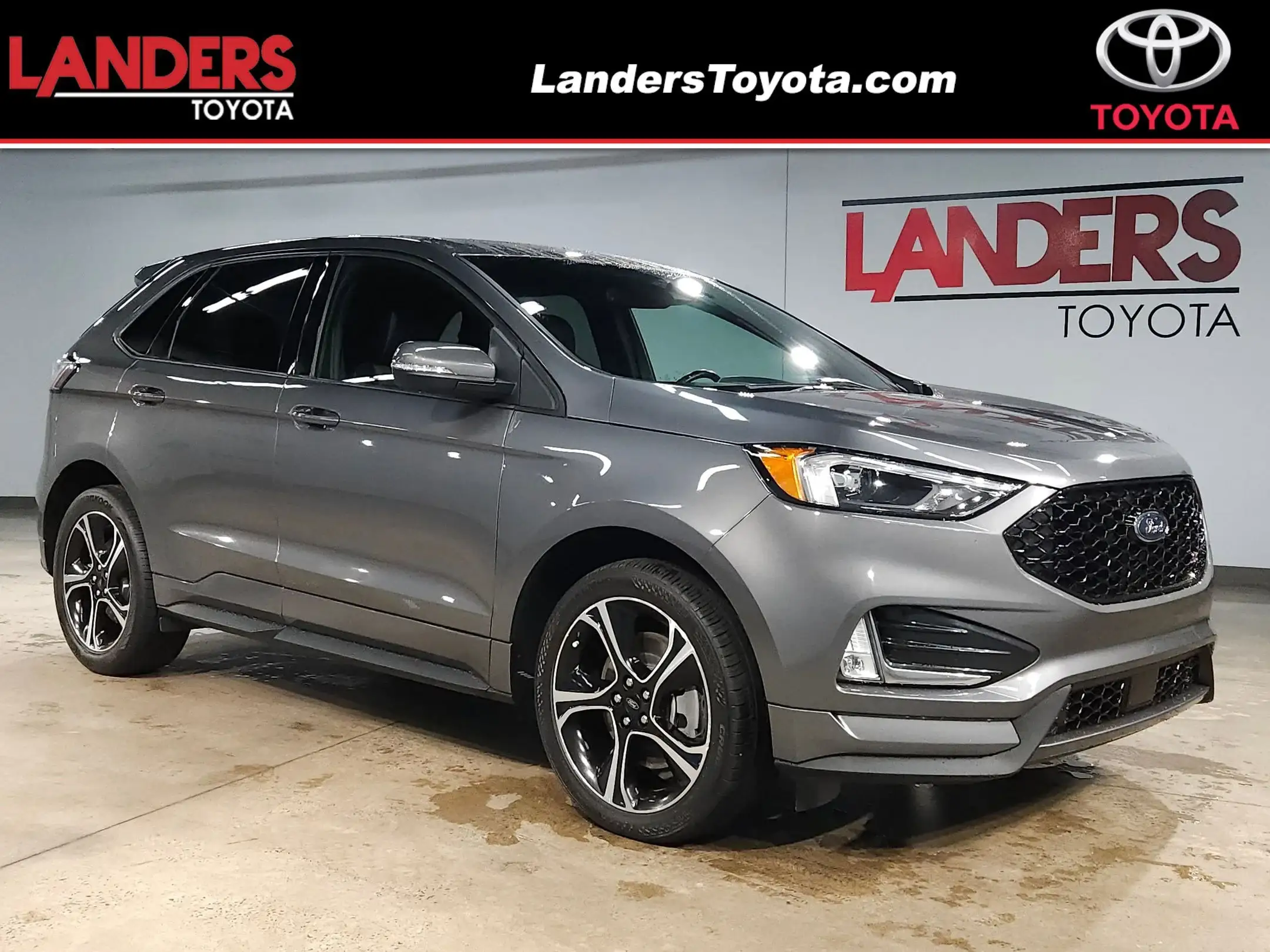 2023 Ford Edge ST AWD photo 1