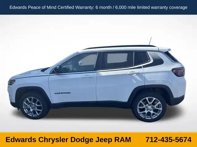 2024 Jeep Compass Latitude Lux 4X4's photo