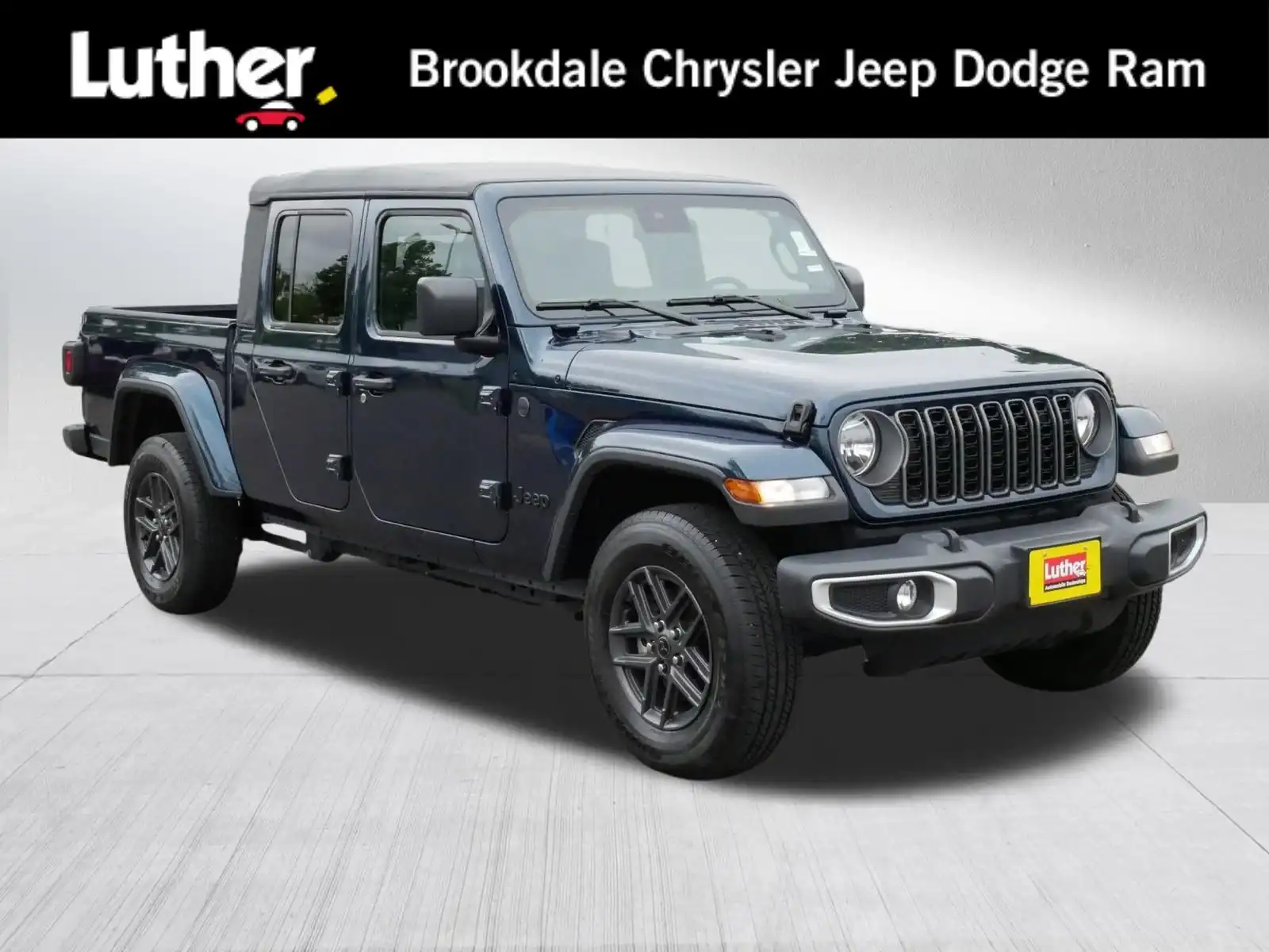 2025 Jeep Gladiator Sport S Auto's photo