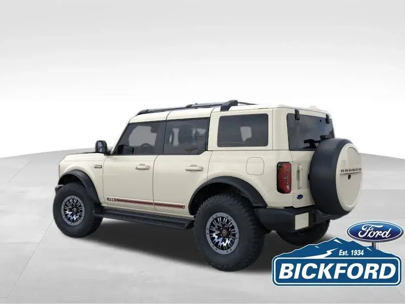 2026 Ford Bronco Outer Banks 4x4 photo 4