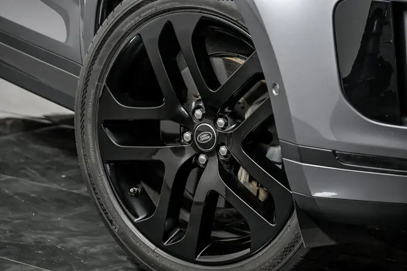 2020 Land Rover Range Rover Evoque SE photo 3