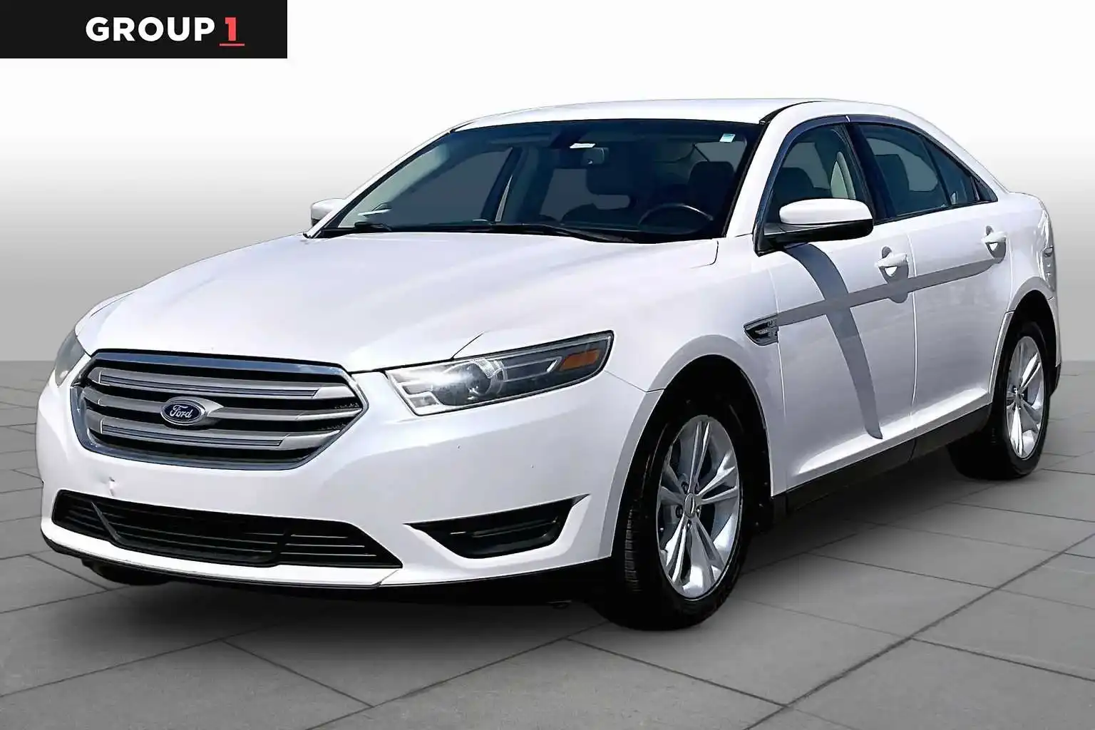 2015 Ford Taurus SEL FWD's photo