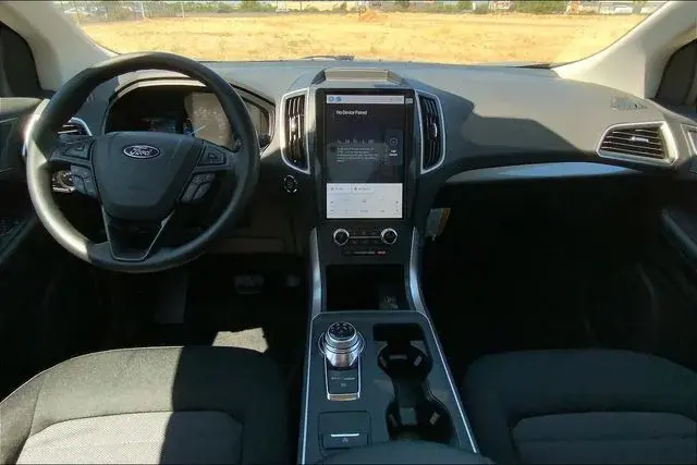 2023 Ford Edge SE AWD photo 5