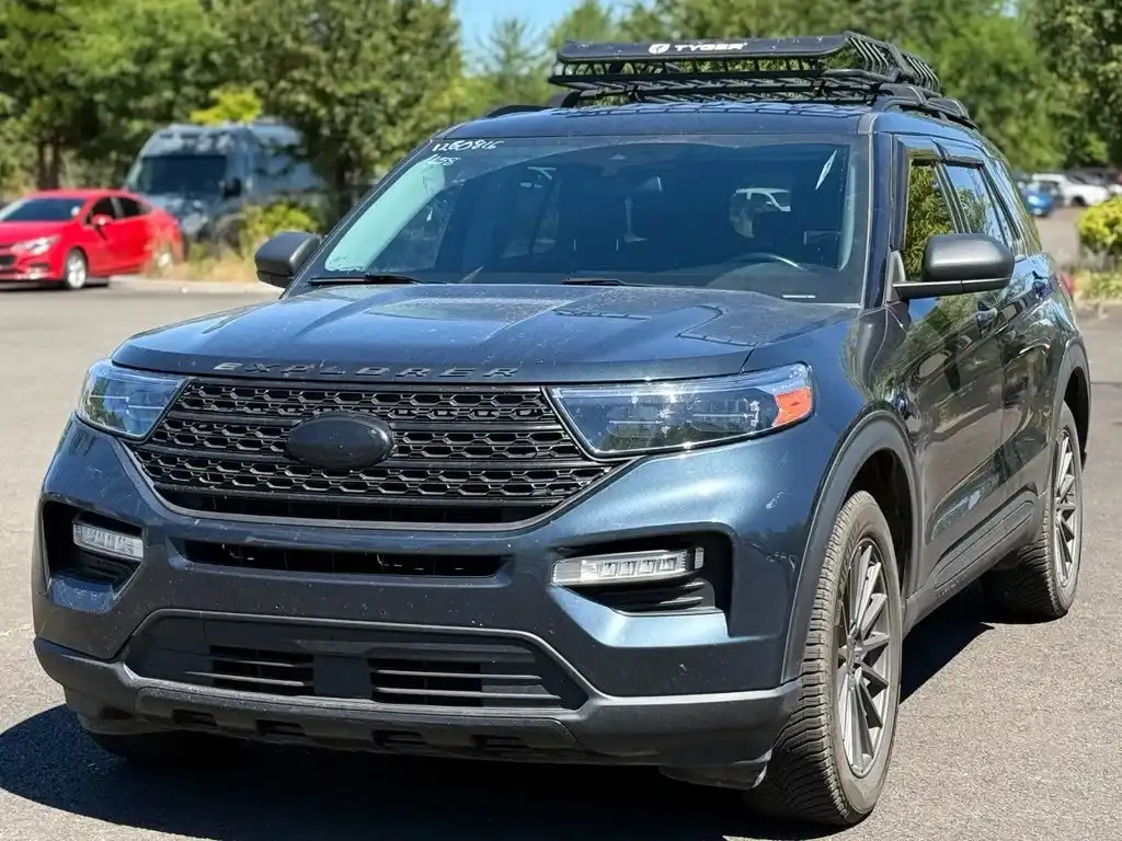 2022 Ford Explorer XLT 4WD's photo