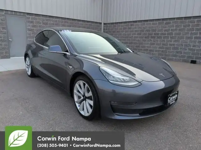 2020 Tesla Model 3 Long Range Dual Motor All-Wheel Drive's photo
