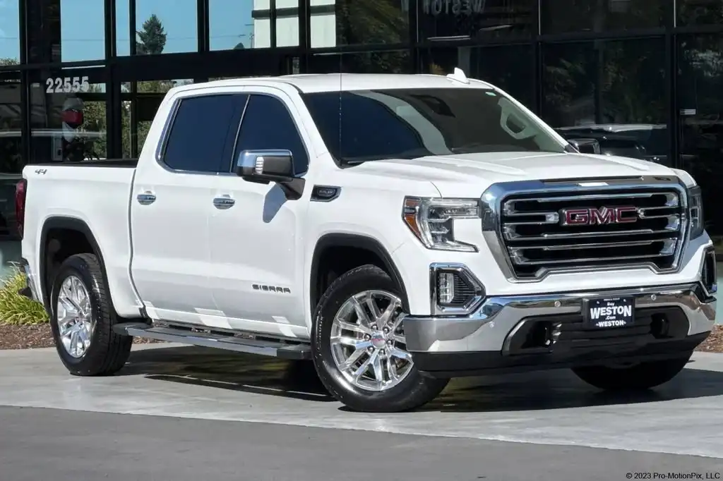 2020 GMC Sierra SLT 4WD Crew Cab Short Box's photo