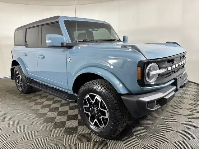 2023 Ford Bronco Outer Banks 4x4's photo