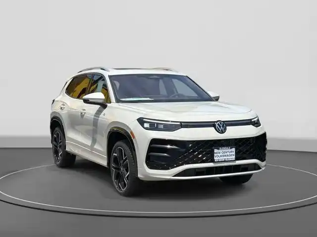 2026 Volkswagen Tiguan 2.0T SEL R-Line Turbo 4Motion's photo