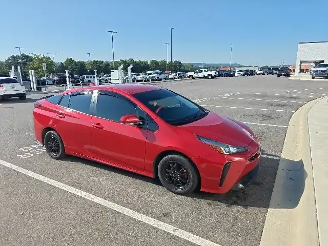 2020 Toyota Prius LE FWD's photo