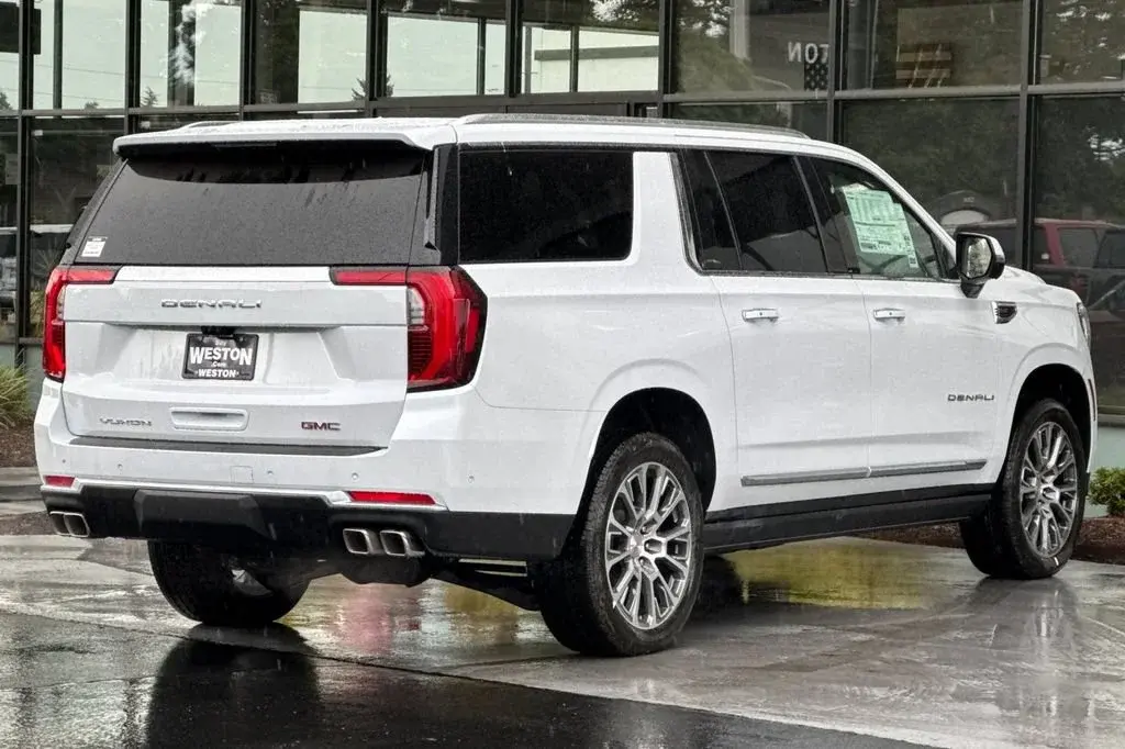 2026 GMC Yukon Denali AWD photo 4