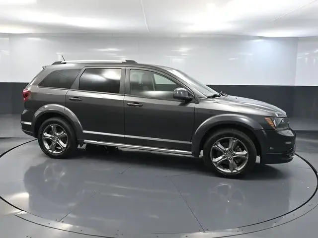 2017 Dodge Journey Crossroad Plus AWD photo 3