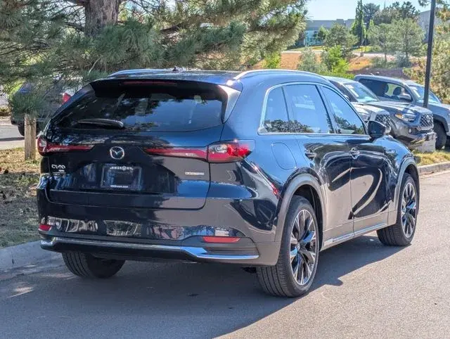 2025 Mazda CX-90 PHEV Premium Plus Package photo 3