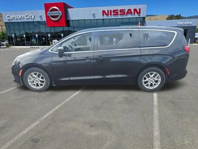 2023 Chrysler Voyager LX's photo