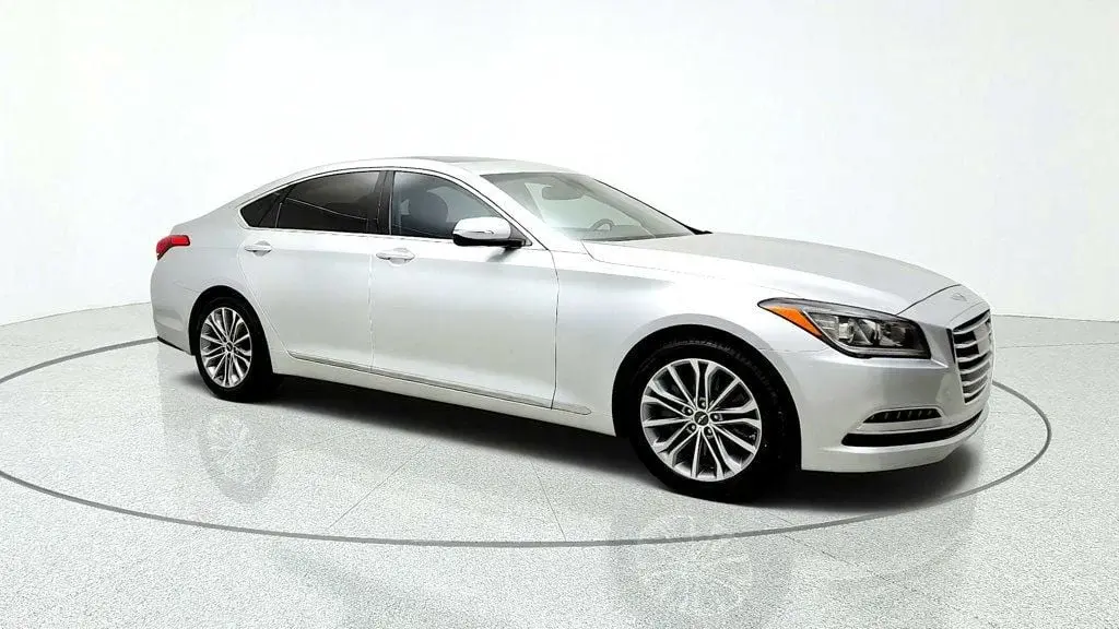 2017 Genesis G80 3.8 RWD photo 3