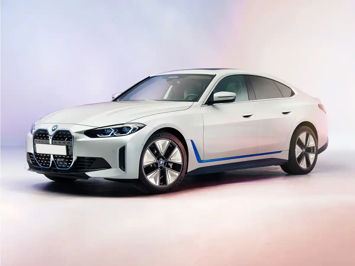 2023 BMW i4 eDrive35's photo