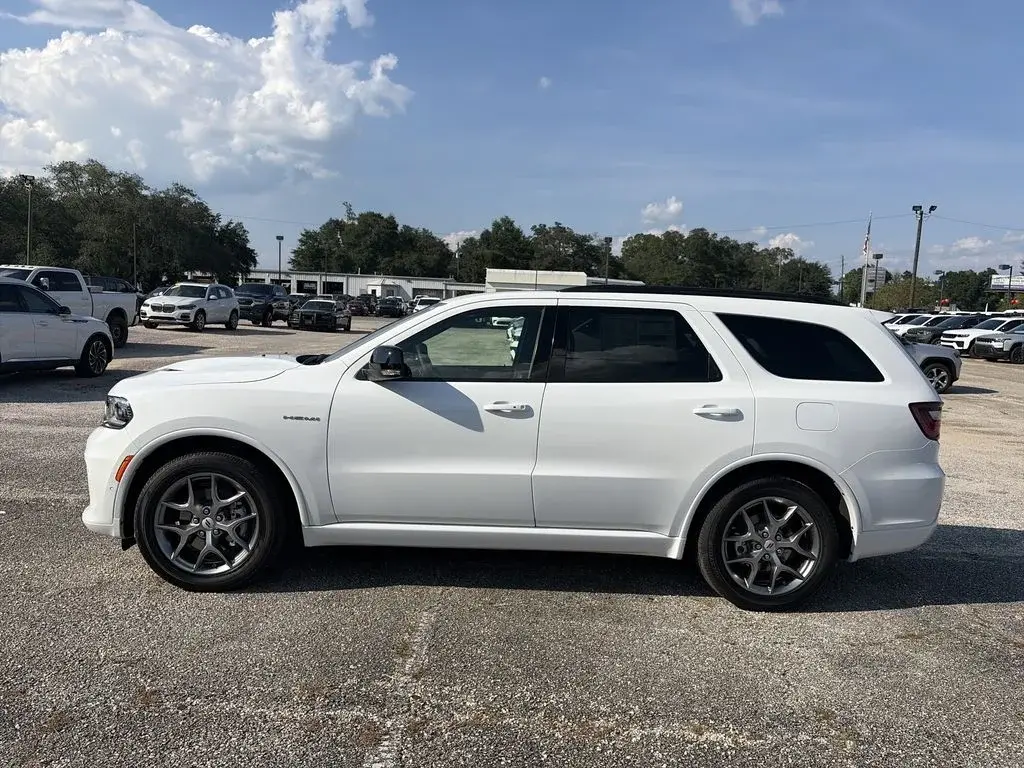 2027 Dodge Durango HEMI V8 GT AWD Plus photo 3