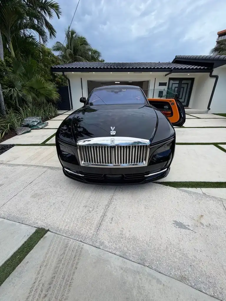 2024 Rolls-Royce Spectre Base's photo