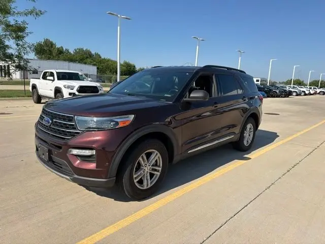 2020 Ford Explorer XLT 4WD photo 3