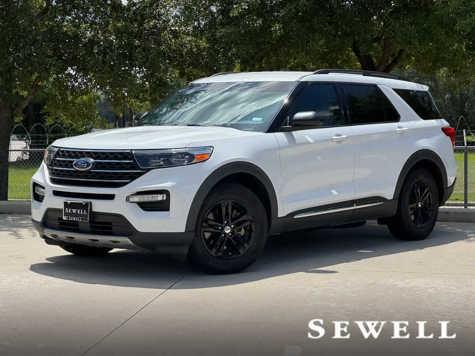 2020 Ford Explorer XLT RWD's photo