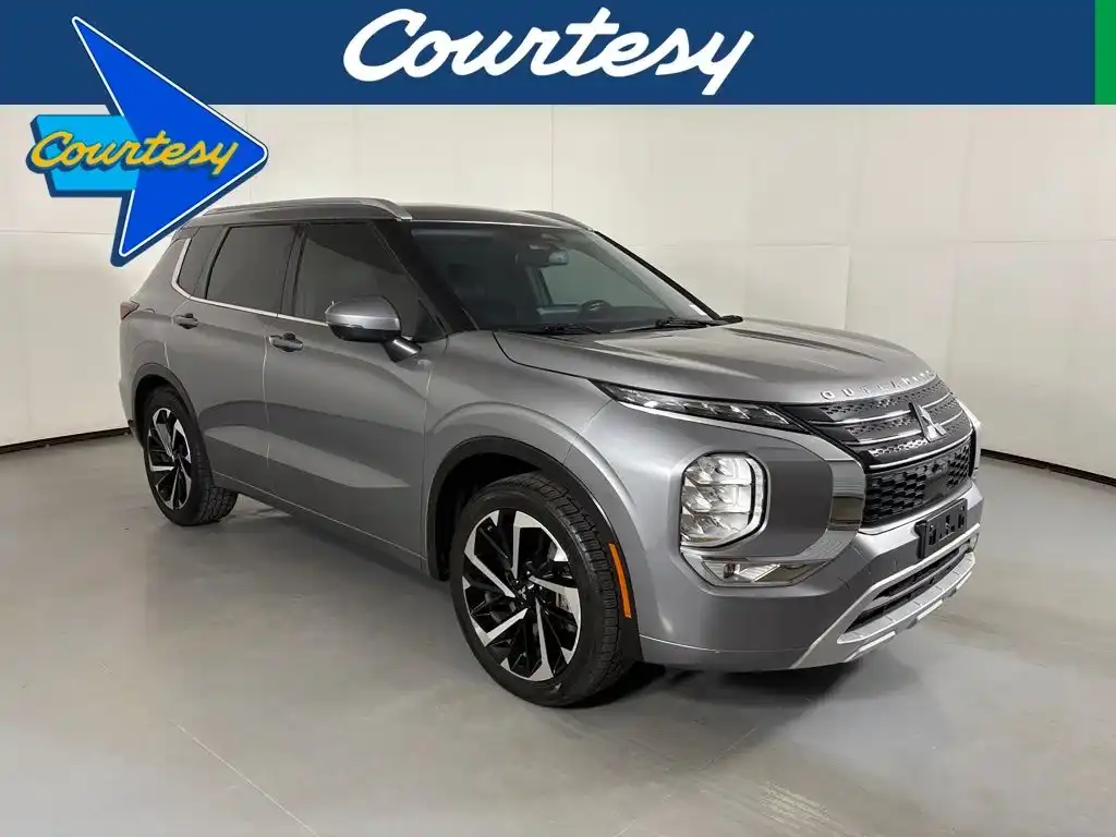 2022 Mitsubishi Outlander SEL Special Edition 2WD's photo