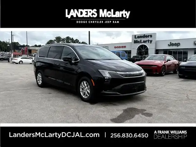 2027 Chrysler Pacifica Select's photo
