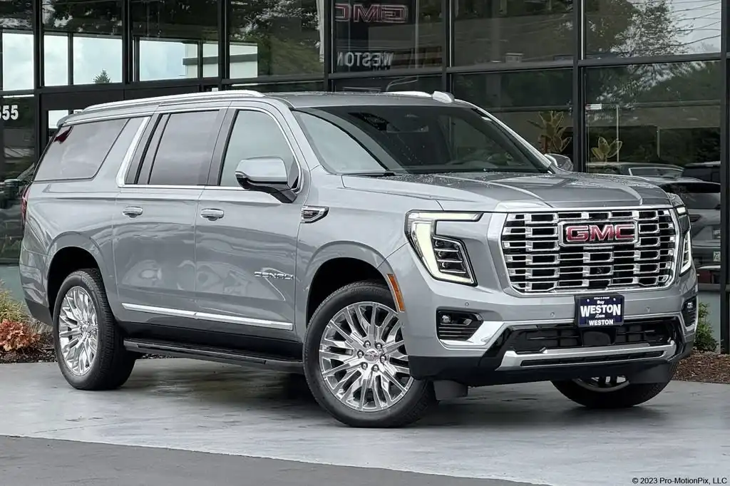 2025 GMC Yukon Denali AWD's photo