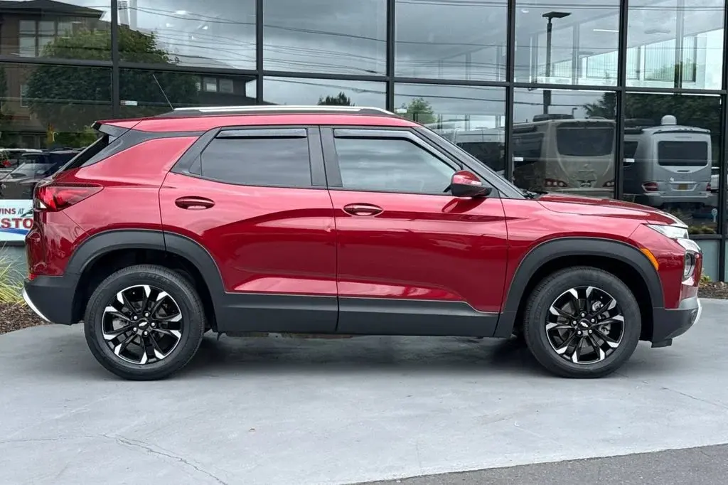 2022 Chevrolet Trailblazer LT photo 3