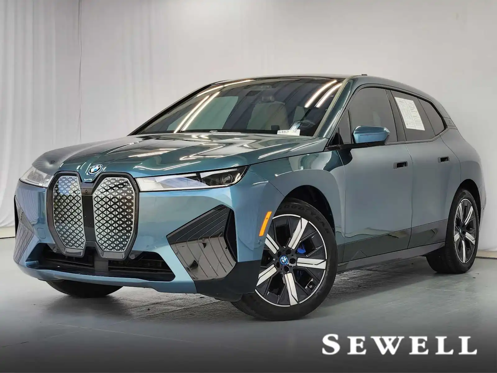 2024 BMW iX xDrive50's photo