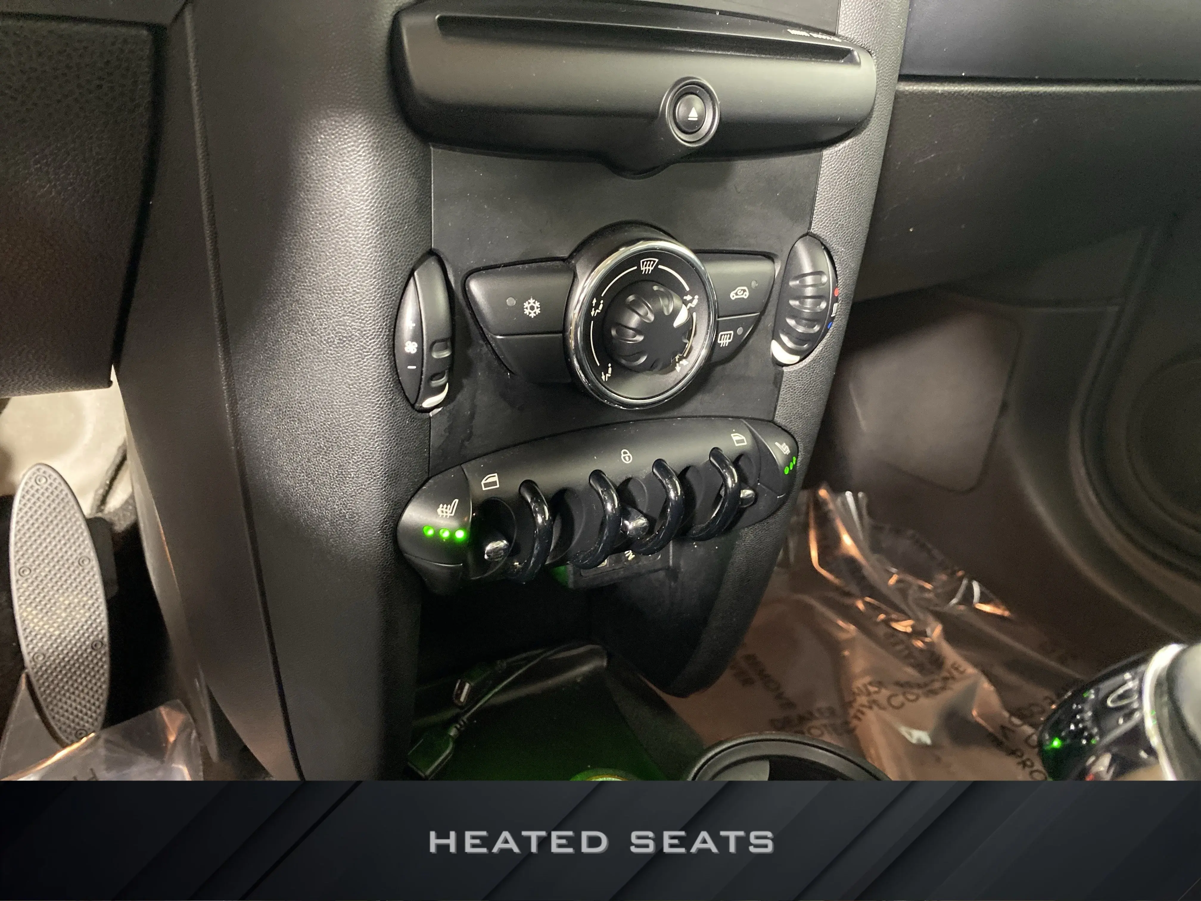 2012 MINI Cooper Base photo 3