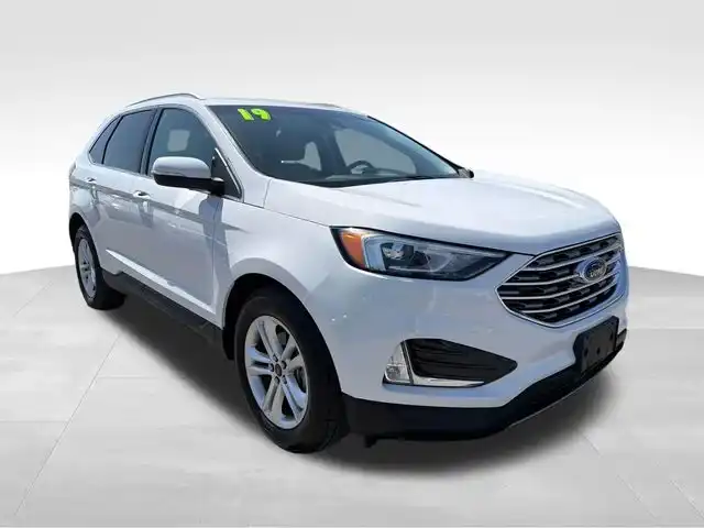 2019 Ford Edge SEL's photo