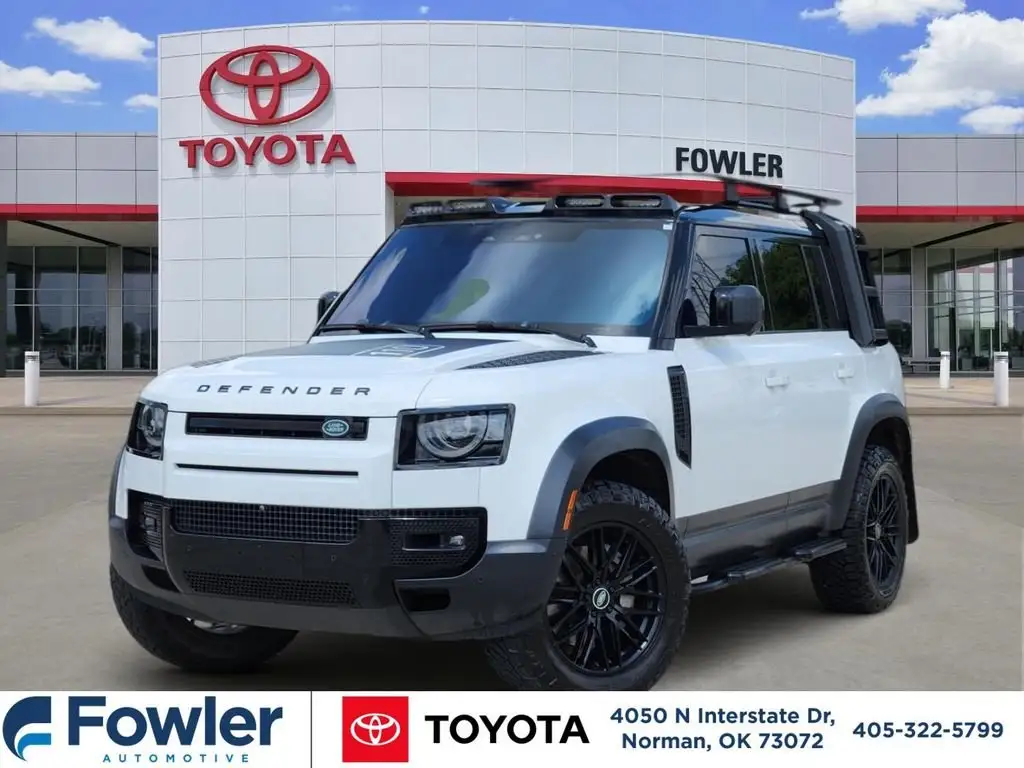 2020 Land Rover Defender HSE photo 1