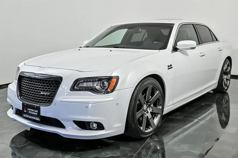 2013 Chrysler 300 SRT8 photo 5
