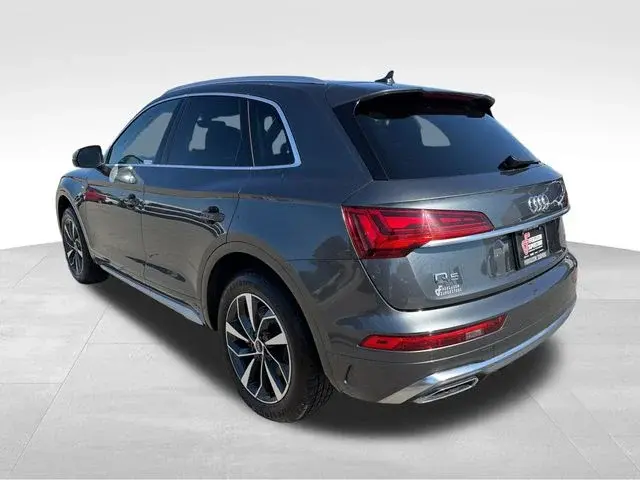 2023 Audi Q5 45 Premium Plus photo 5