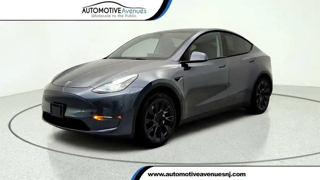 2023 Tesla Model Y Long Range Dual Motor All-Wheel Drive's photo