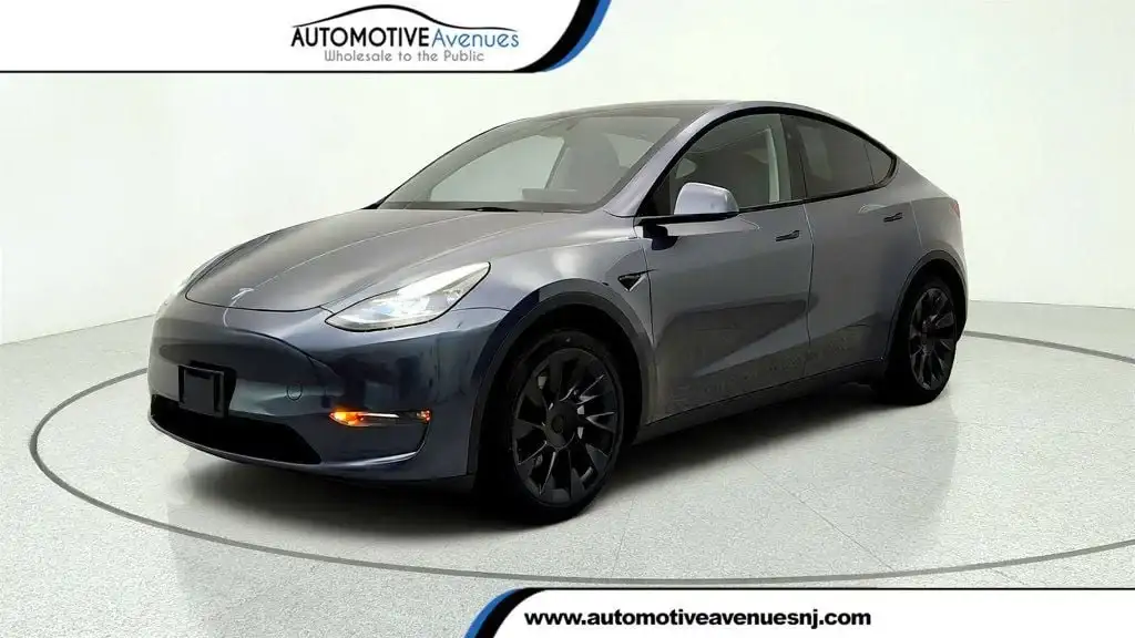 2023 Tesla Model Y Long Range Dual Motor All-Wheel Drive's photo