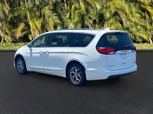 2019 Chrysler Pacifica Limited photo 4