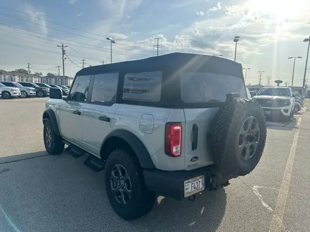 2023 Ford Bronco Big Bend 4WD Mid (222A photo 3