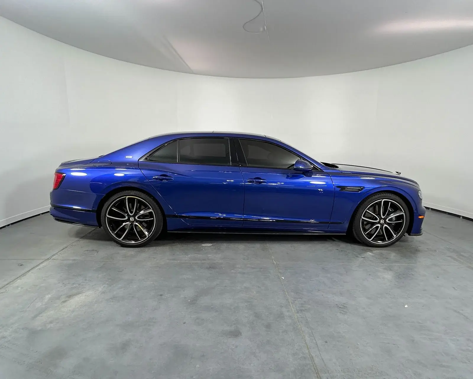 2024 Bentley Flying Spur V8 Mulliner photo 5