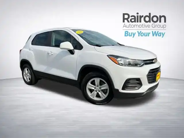2020 Chevrolet Trax LS's photo
