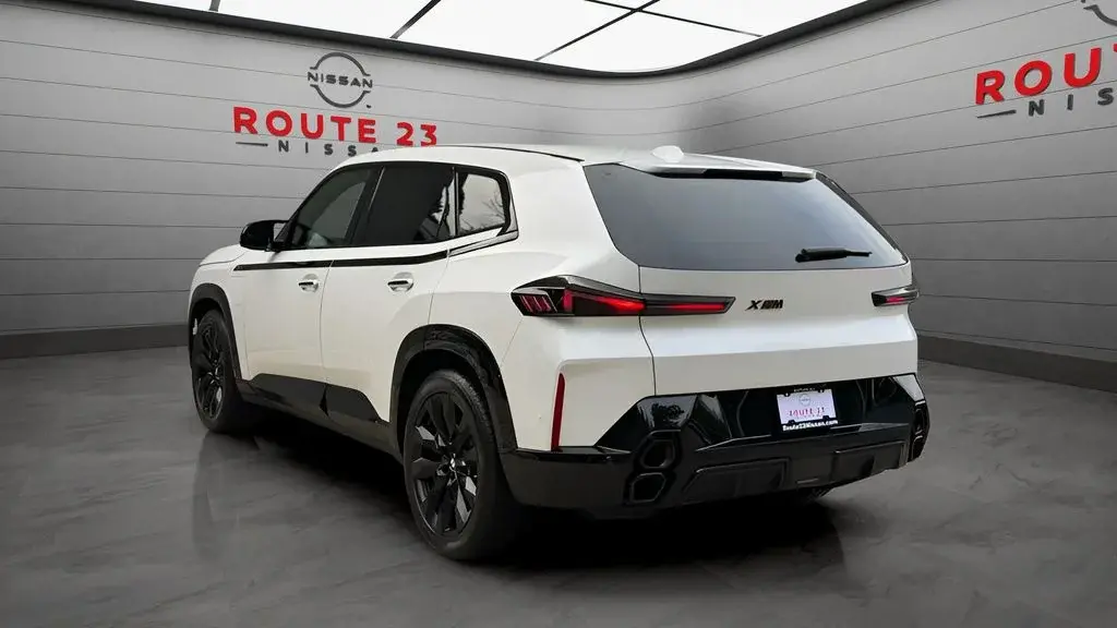 2023 BMW XM Base photo 5