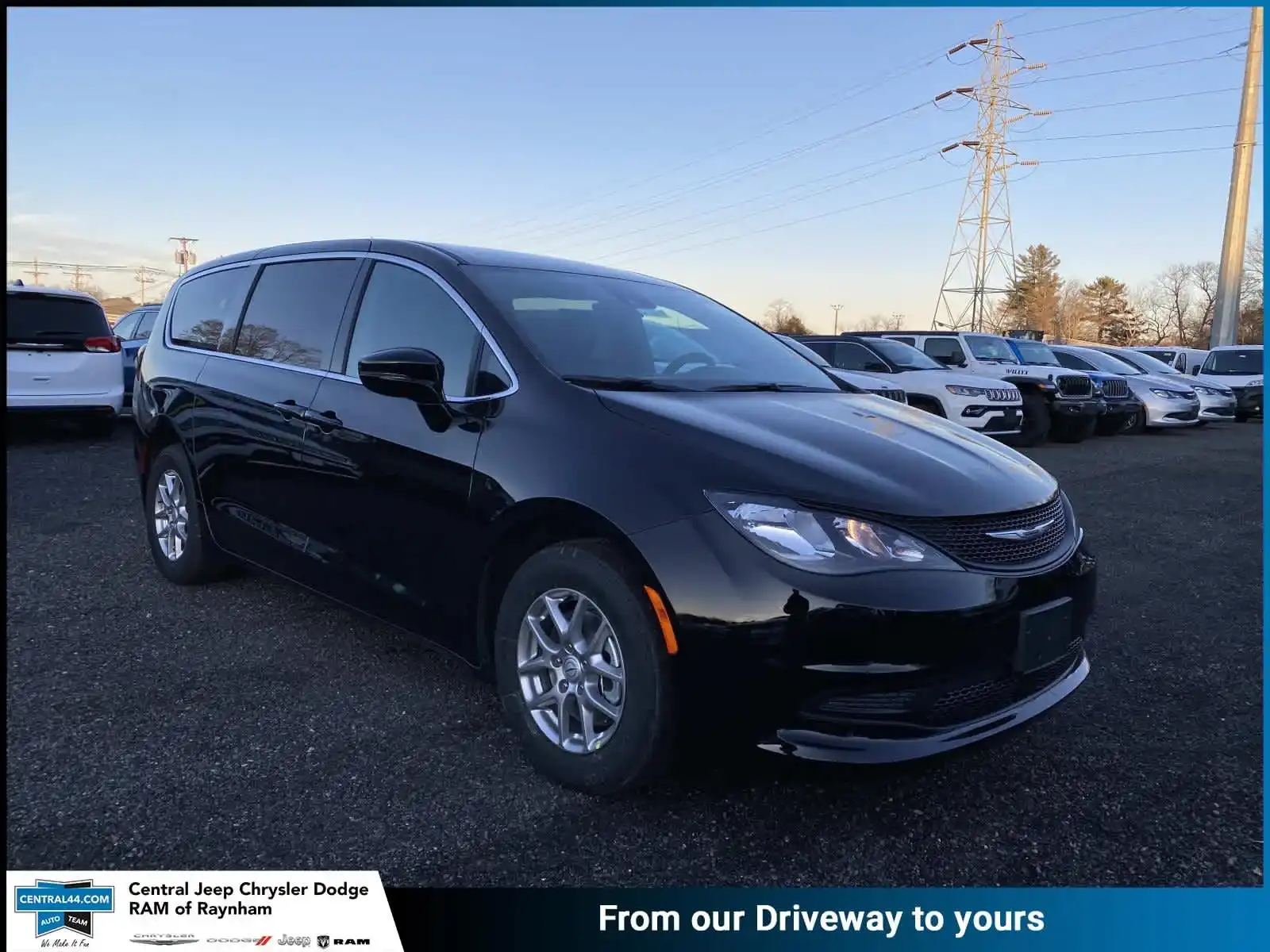 2026 Chrysler Voyager LX's photo