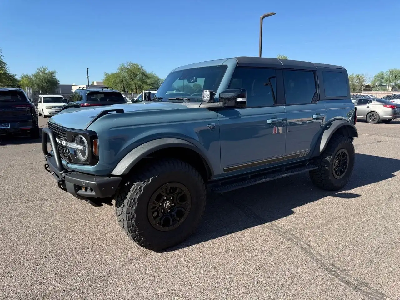2021 Ford Bronco First Edition Advanced 4x4 photo 1