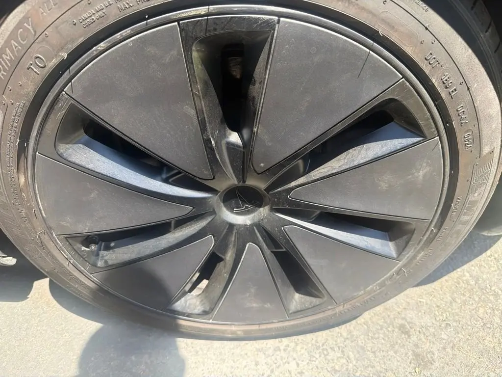 2024 Tesla Model 3 Long Range AWD photo 5