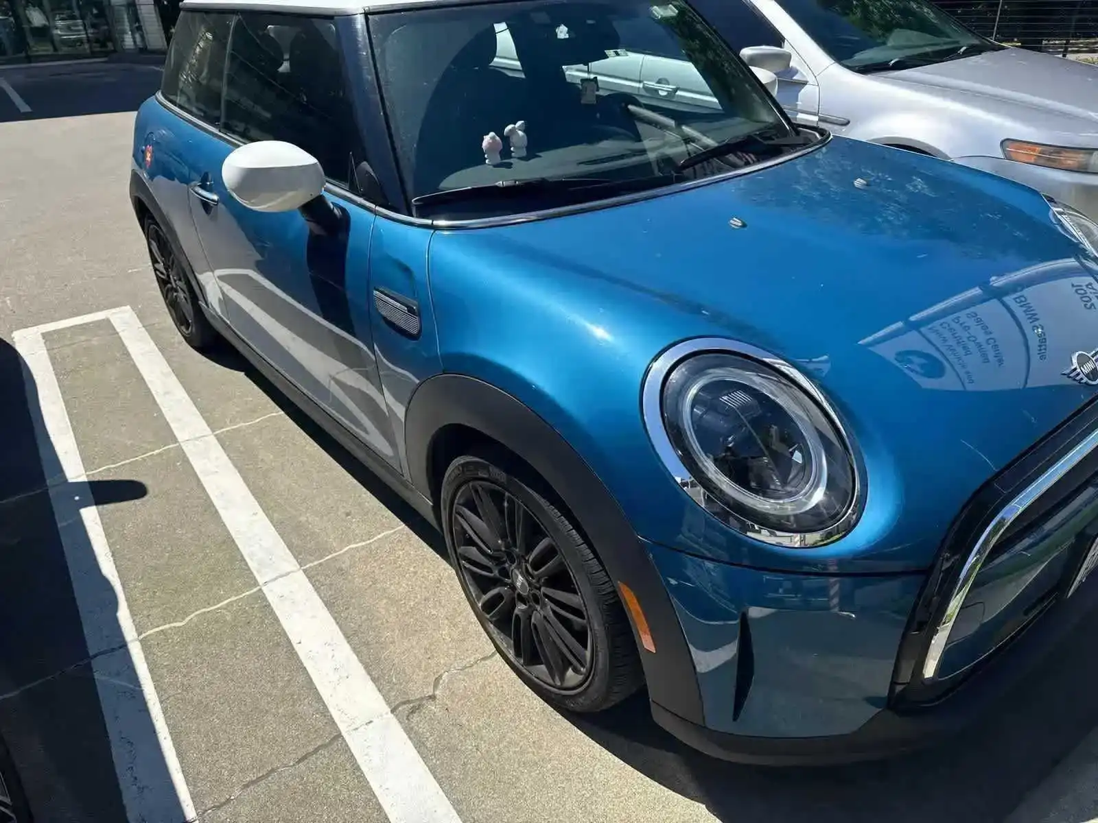 2022 MINI Hardtop Oxford Edition's photo