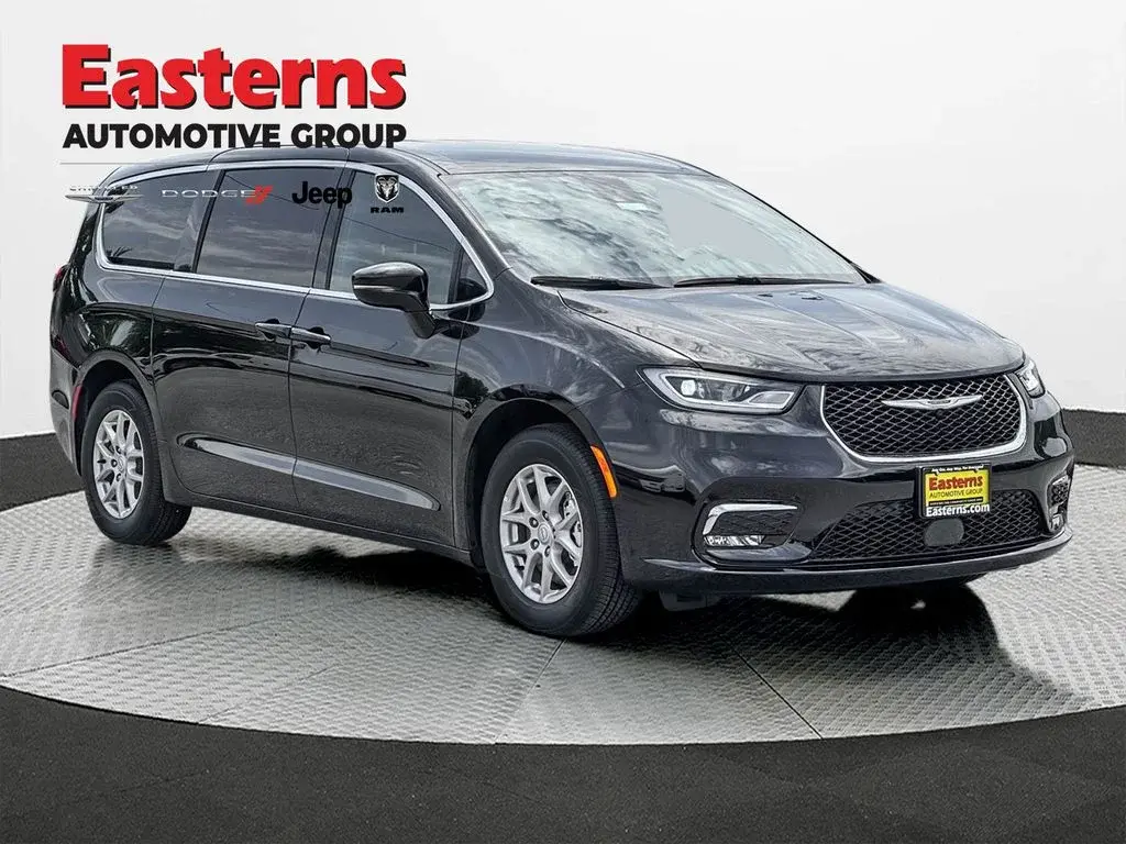 2025 Chrysler Pacifica Select photo 4