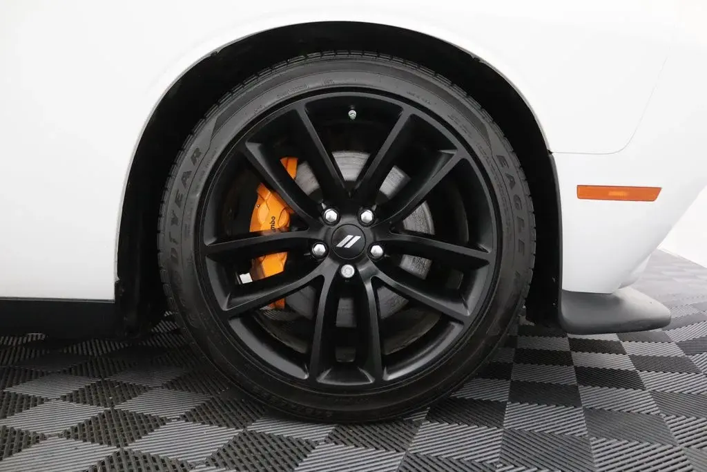 2023 Dodge Challenger GT Auto photo 5